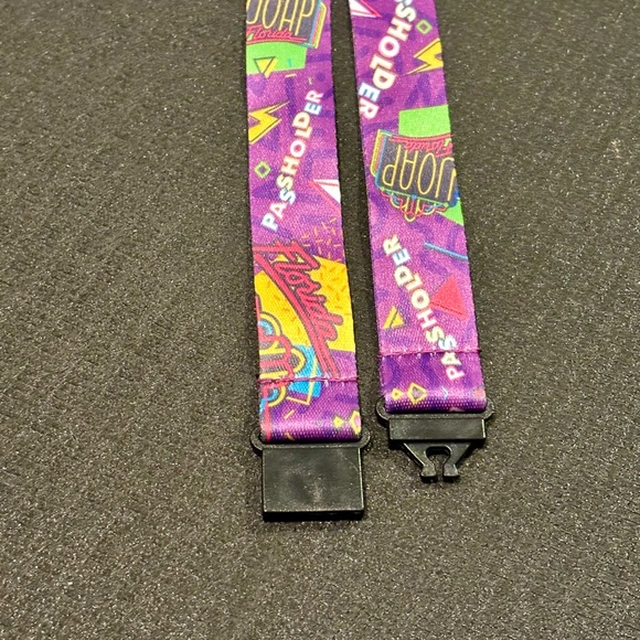 UOAP Universal Studios Orlando 2024 Passholder Exclusive Lanyard - Picture 3 of 4